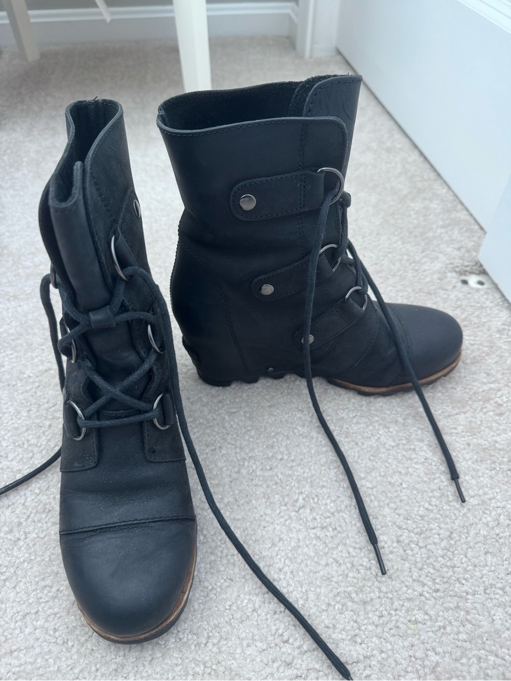 Sorry Joan of Arctic Wedge Mid Waterproof Lug Sole Black Boots